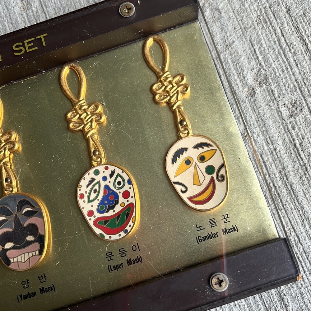 RARE vintage collector Korean folk spoon set